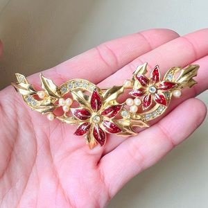 Vintage Avon Christmas poinsettia brooch